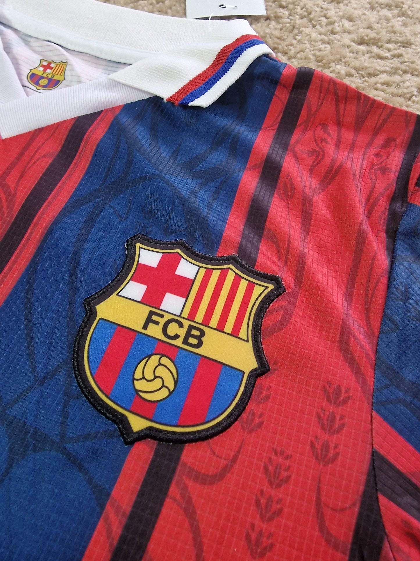 طقم برشلونة للذكرى الـ 125