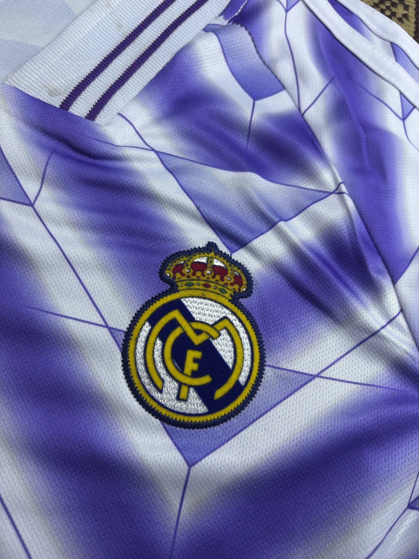 REAL MADRID - RETRO JERSEY - PURPLE & WHITE