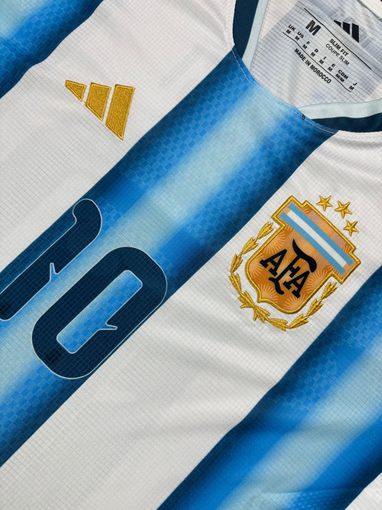 قميص الأرجنتين الأساسي لكأس العالم 2026 - ميسي