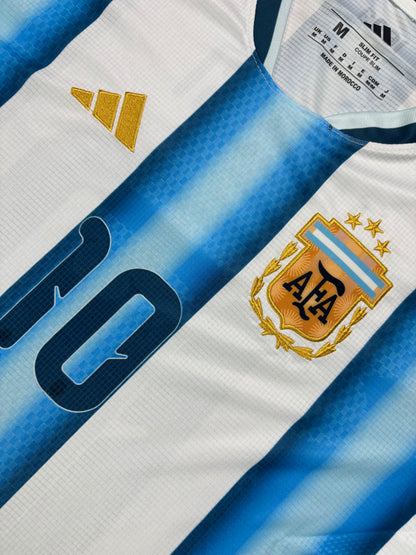 قميص الأرجنتين الأساسي لكأس العالم 2026 - ميسي